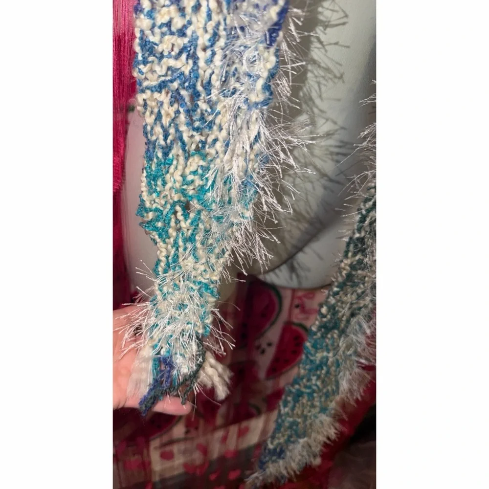 🩵 Chic Fringe Scarf